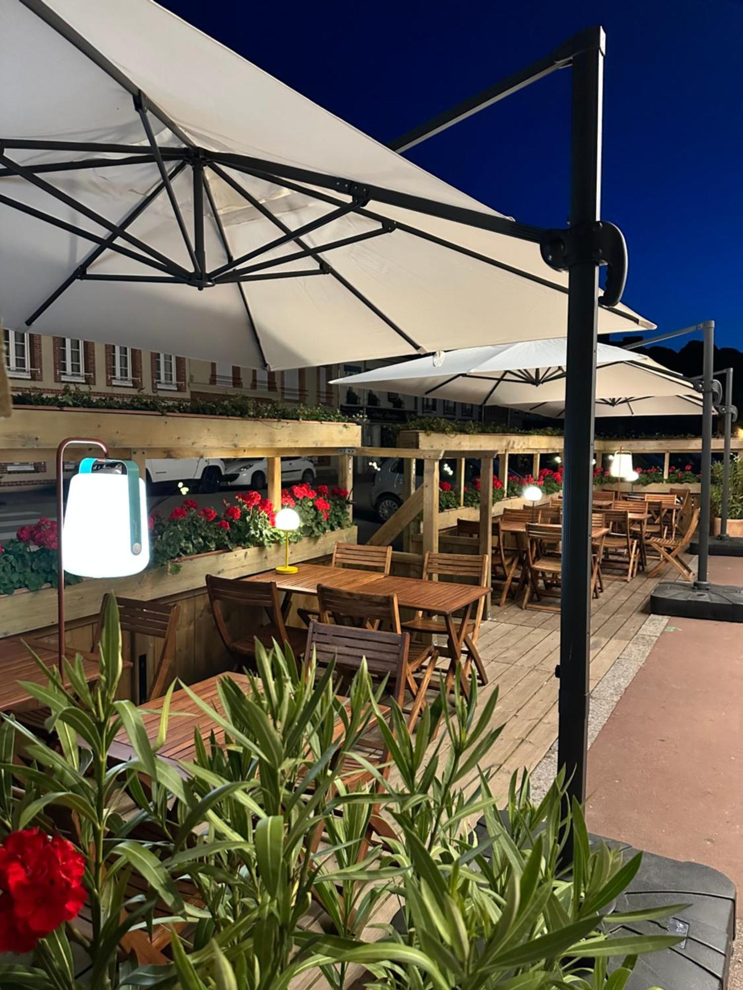 Le Comptoir Du Paradis La Ferte-Frenel Exterior photo